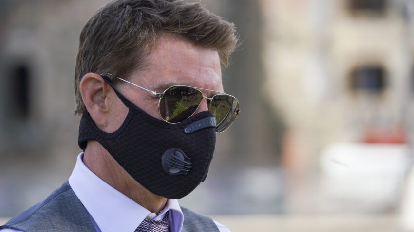 Tom Cruise erupts at ‘Mission: Impossible’ crew over
COVID-19 breach 1