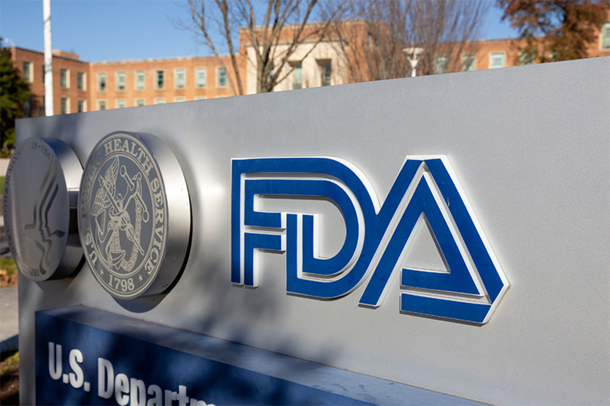 FDA warns against wearing masks with metal during MRIs after
patient is burned 1