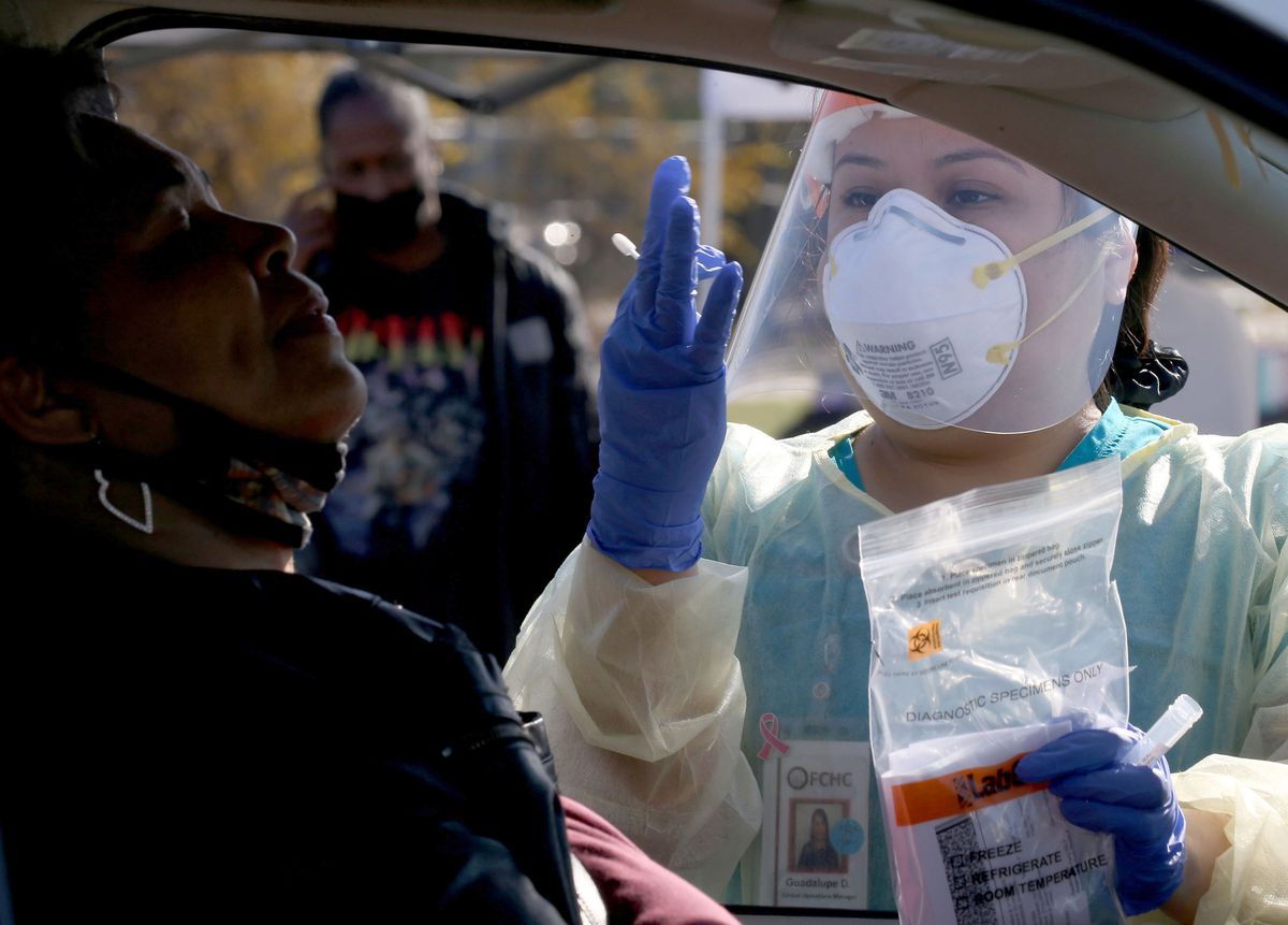Illinois surpasses 14,000 COVID-19 deaths less than a week
after hitting 13,000 mark 1 Illinois surpasses 14,000 COVID-19 deaths less than a week
after hitting 13,000 mark 1