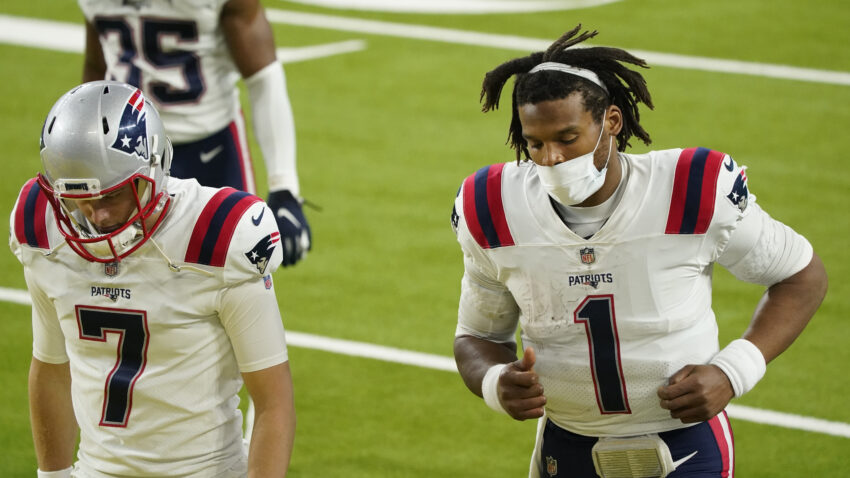 With playoffs unlikely, fading Patriots have questions at
quarterback 1