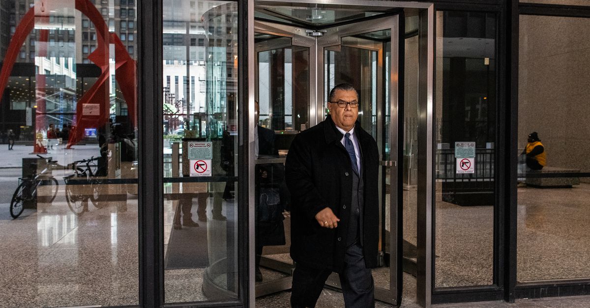 Ex-state Sen. Martin Sandoval, snared in political
corruption investigation, dies of coronavirus: attorney 1