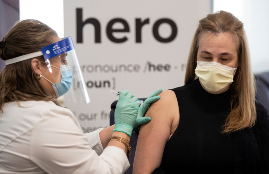 Moderna’s COVID-19 vaccine: It’s on its way, boosting
supplies 1