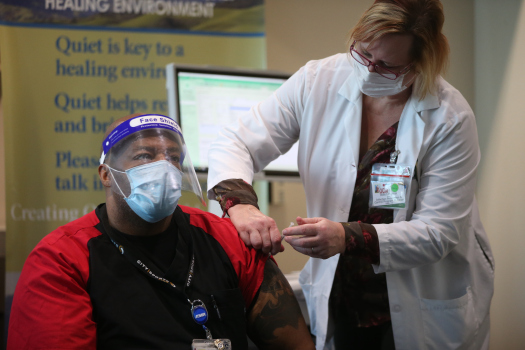 How hospitals decide who’s at the front of the COVID-19
vaccine line 1