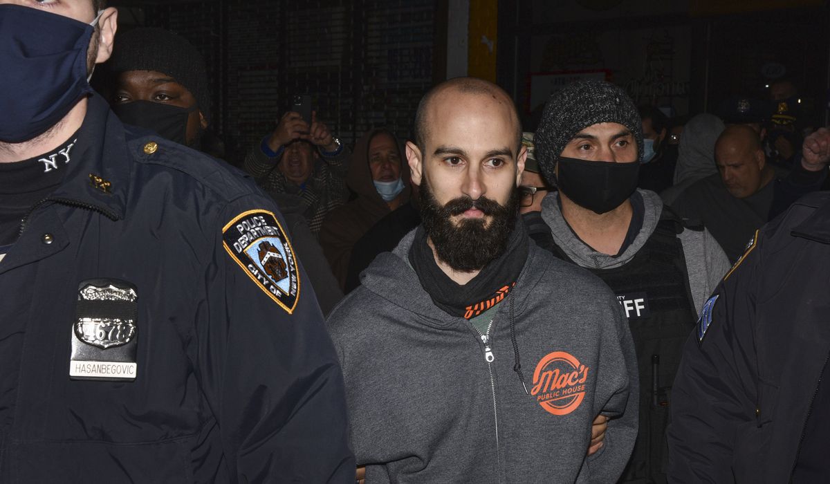 Danny Presti, bar owner, says he did 'nothing wrong' after
arrest for slamming into officer with car 1