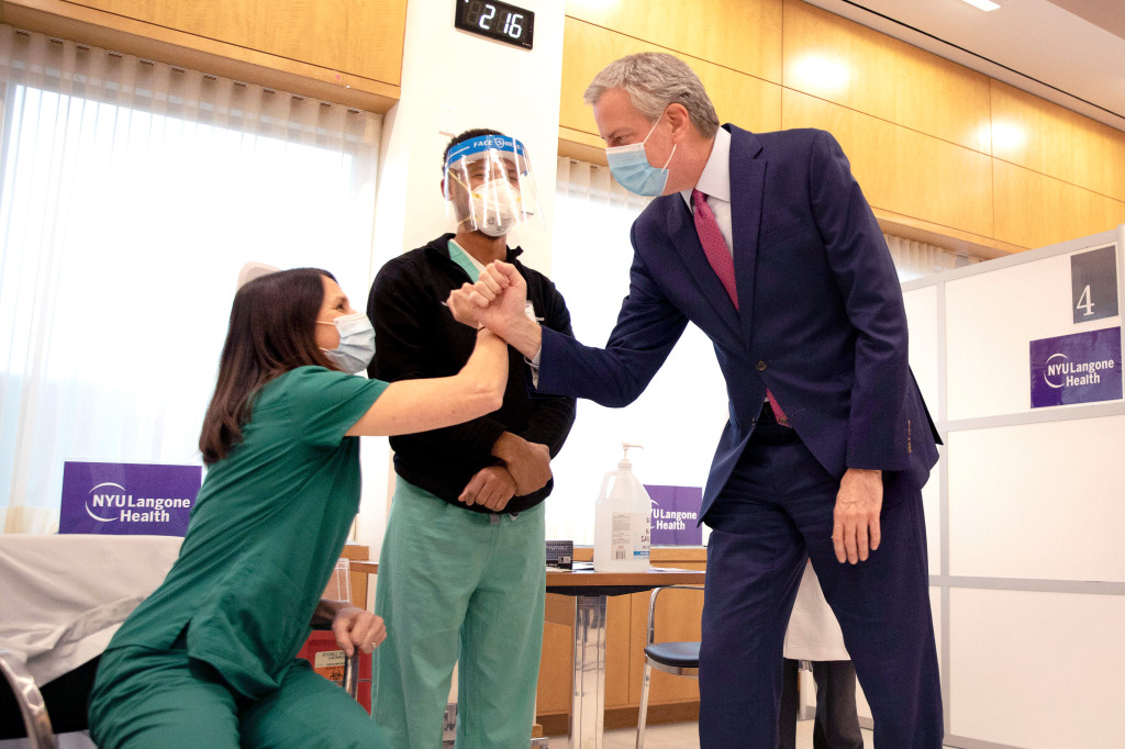 73 NYC health care workers have received COVID-19 vaccine:
de Blasio 1