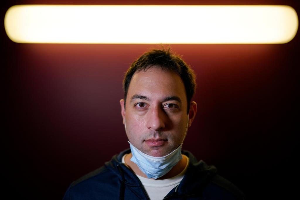 Despite promise, few in U.S. adopting COVID-19 exposure
apps 1
