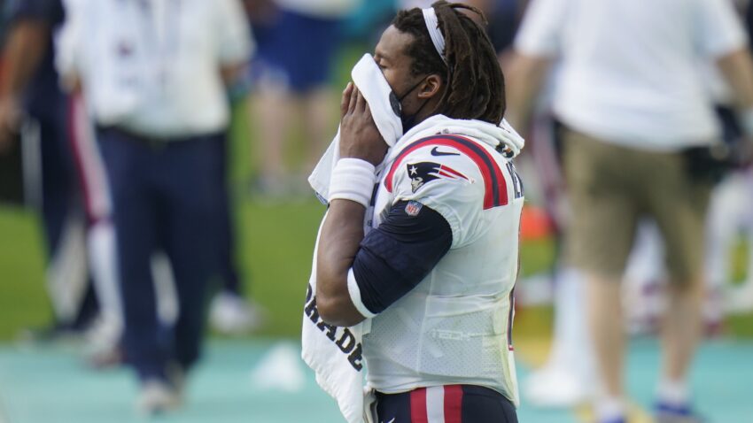 Patriots officially eliminated from playoff contention with
loss to Dolphins 1 Patriots officially eliminated from playoff contention with
loss to Dolphins 1