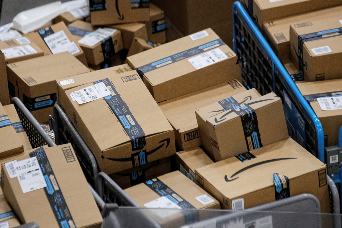 Amazon touts record holiday shopping sales amid
COVID-19 1
