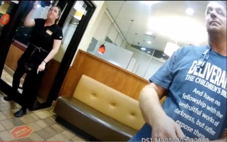 Denny's Server Quits on the Spot as Maskless Customers Cite
'Civil Rights Act' 1
