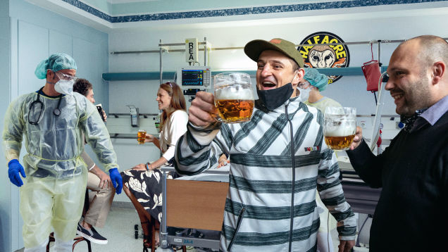 Rising Coronavirus Cases Force Chicago To Set Up Temporary
Bars In Hospitals 1 Rising Coronavirus Cases Force Chicago To Set Up Temporary
Bars In Hospitals 1