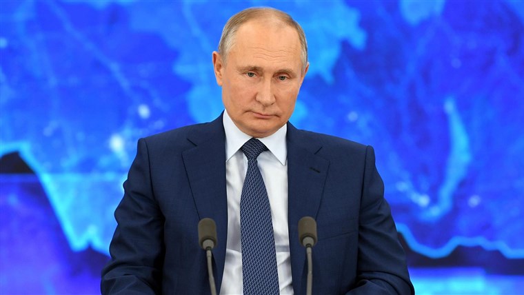 Putin targets U.S. social media, secret agent leaks and
protests with new laws 1