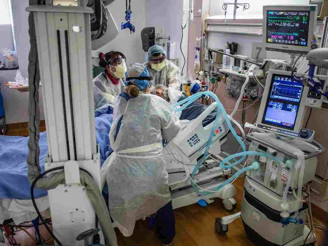 As COVID-19 Cases Soar, Overwhelmed California Hospitals
Worry About Rationing Care 1