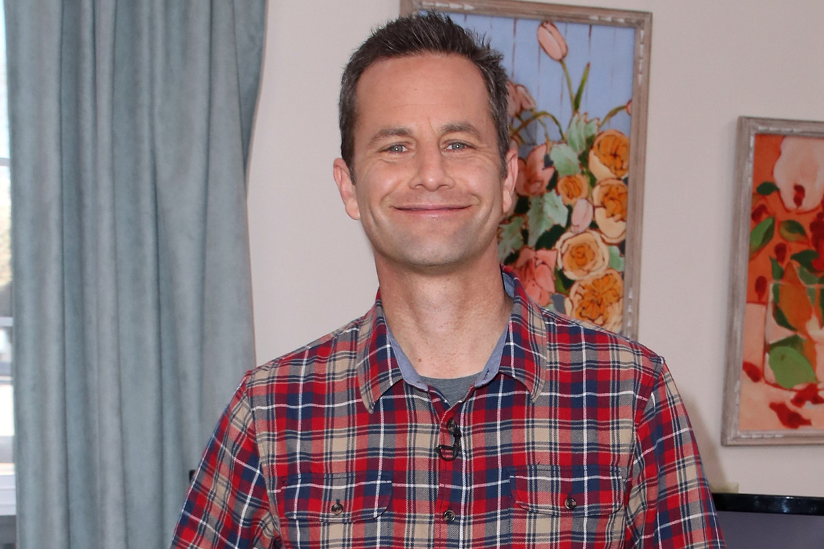 Kirk Cameron under fire for hosting Christmas caroling
‘protest’ over COVID-19 1