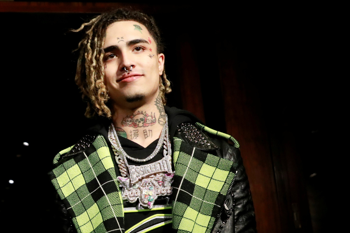 Lil Pump banned from flying JetBlue after refusing to wear
mask 1