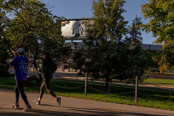 Young People Have Less Covid-19 Risk, but in College Towns,
Deaths Rose Fast 1 Young People Have Less Covid-19 Risk, but in College Towns,
Deaths Rose Fast 1