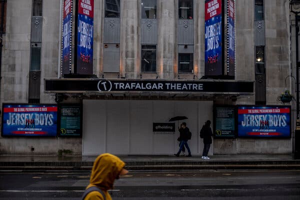 U.K. Virus Surge Surpasses Spring Peak as Lockdown Choices
Loom 1