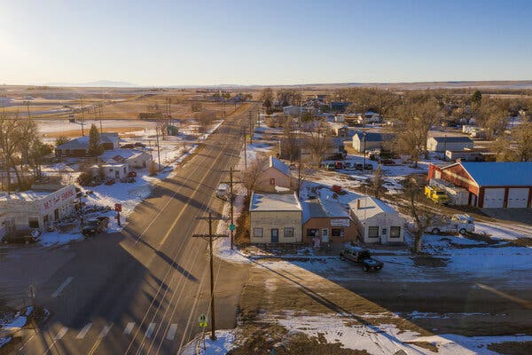 The Small Colorado Town Shrugged Off the Pandemic. Then Came
the Coronavirus Variant. 1