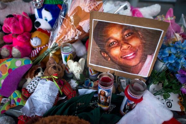 2 Cleveland Police Officers Avoid Federal Charges in Killing
of Tamir Rice 1