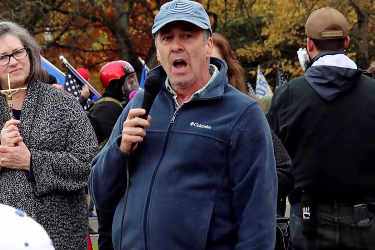 Oregon suspends license of defiant anti-mask doctor 1