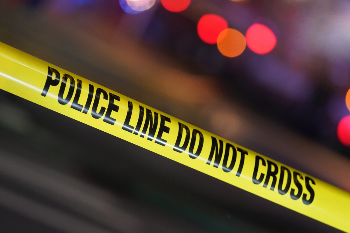 Man arrested for shooting at gas station after being told to
wear mask 1