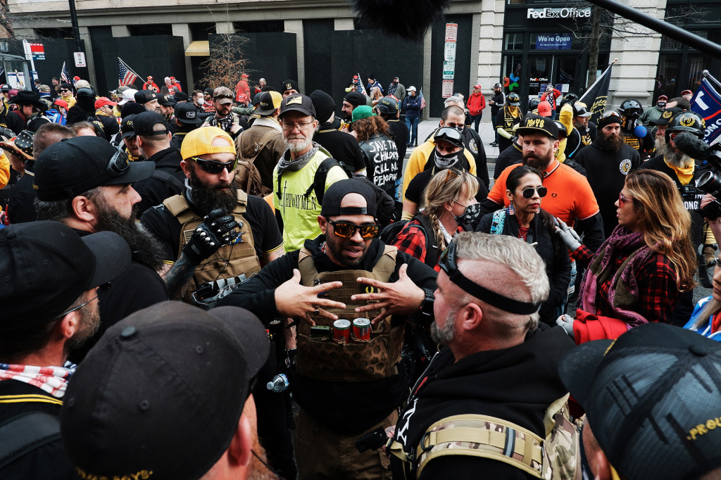 Proud Boys, anti-Trump protesters tangle in DC as daytime
rallies end 1