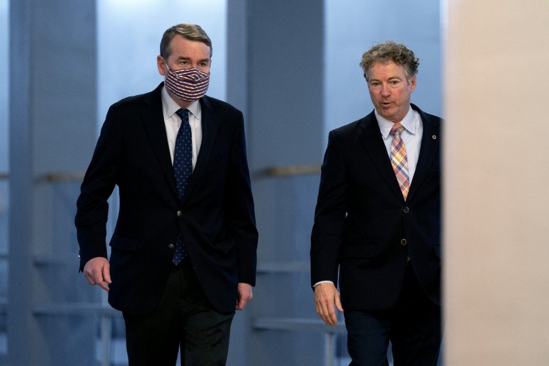 Rand Paul Ridicules Mask-Wearing as 'All About Submission'
to Government 1