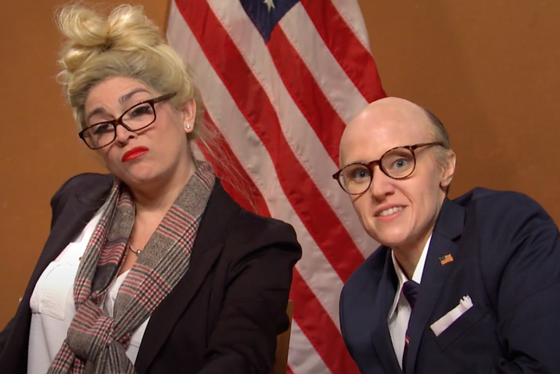 Kate McKinnon Returns as Farting Rudy Giuliani in SNL Cold
Open 1