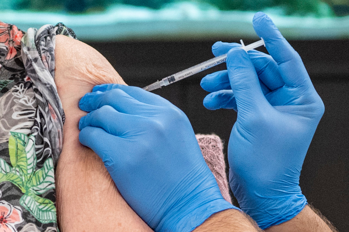 Swiss nursing home resident reportedly dies after getting
COVID-19 vaccine 1