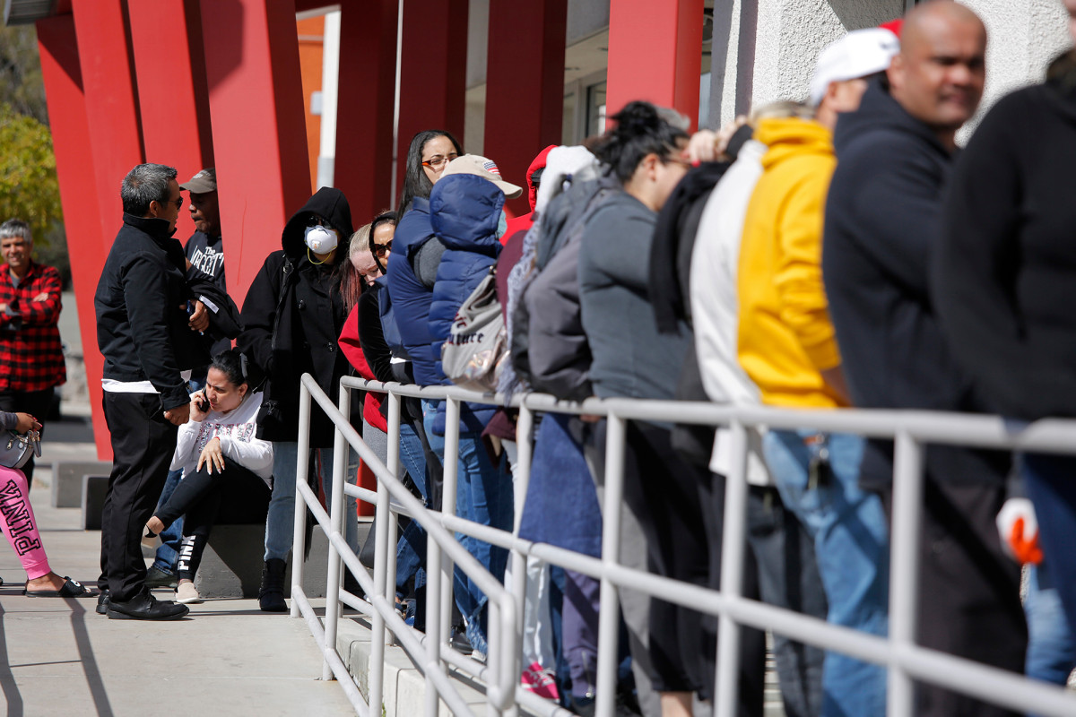 US workers file 853K jobless claims as COVID-19 slams labor
market 1