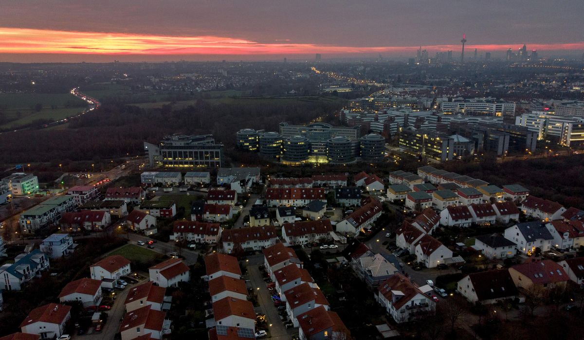 Calls grow for wider lockdown as German virus cases
rise 1