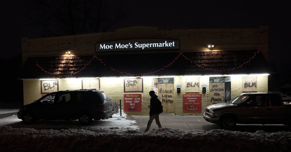 Wisconsin city braces for protest as charging decision
looms 1