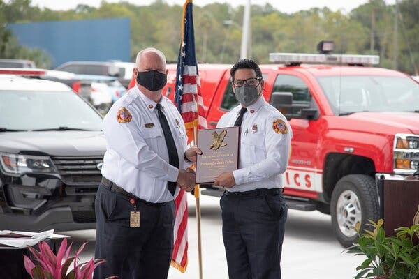 ‘Paramedic of the Year’ Is Arrested After Covid-19 Vaccine
Theft, Sheriff Says 1