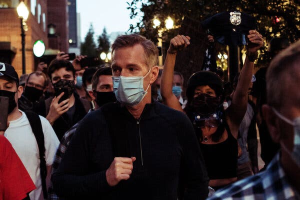 Portland Mayor Pepper-Sprays Man After Argument Over
Masks 1