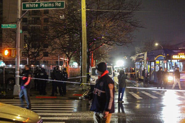 Police Officer Is Shot While Chasing Armed Man in the
Bronx 1