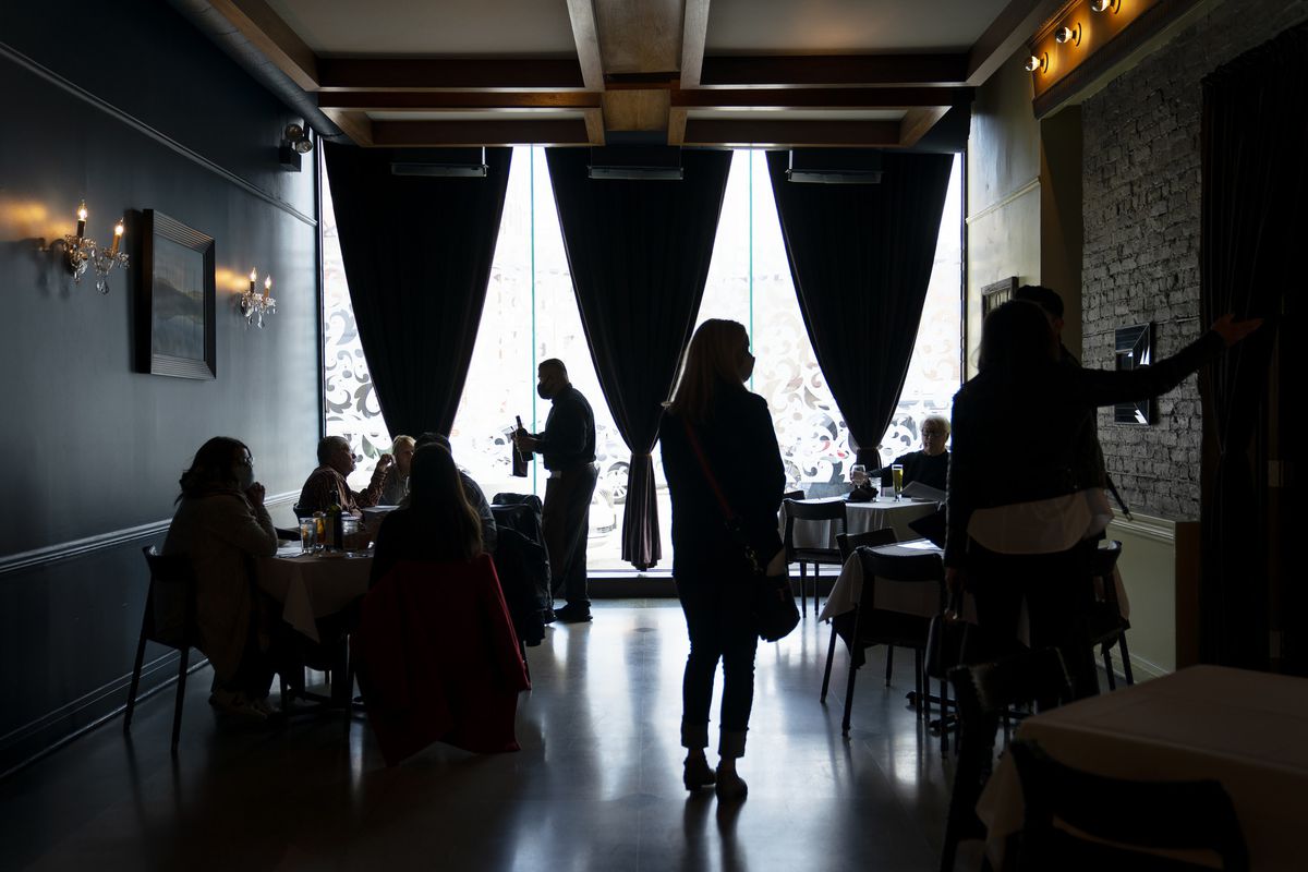 Indoor dining officially allowed back in Chicago, Cook
County under COVID-19 restrictions 1 Indoor dining officially allowed back in Chicago, Cook
County under COVID-19 restrictions 1