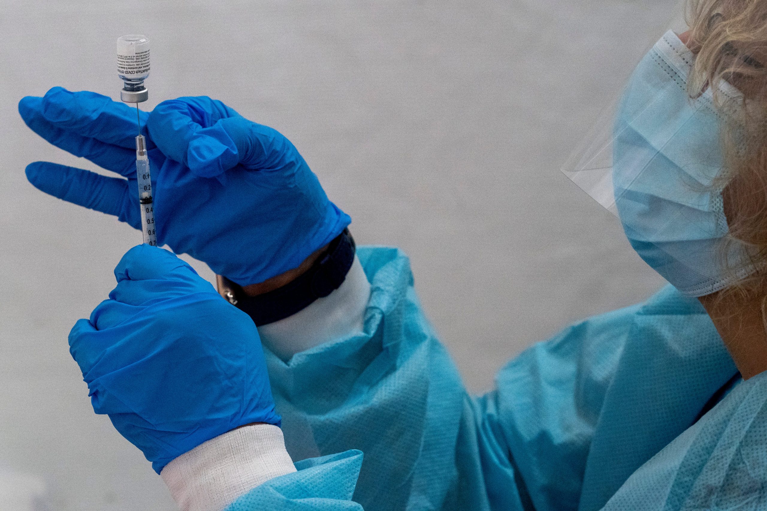 Coronavirus updates: CDC researchers say schools can reopen
safely; UK variant has now spread to 25 states; 425K US
deaths 1