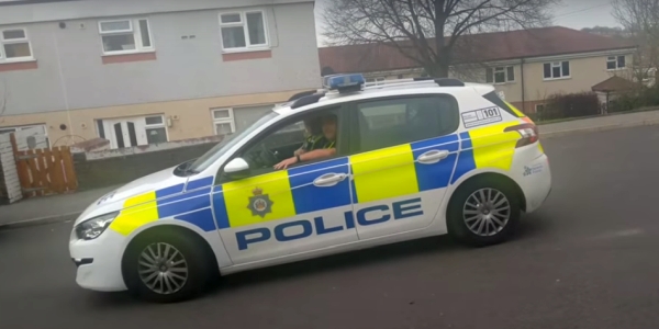 Police demand power to force entry into homes of suspected
lockdown violators 1