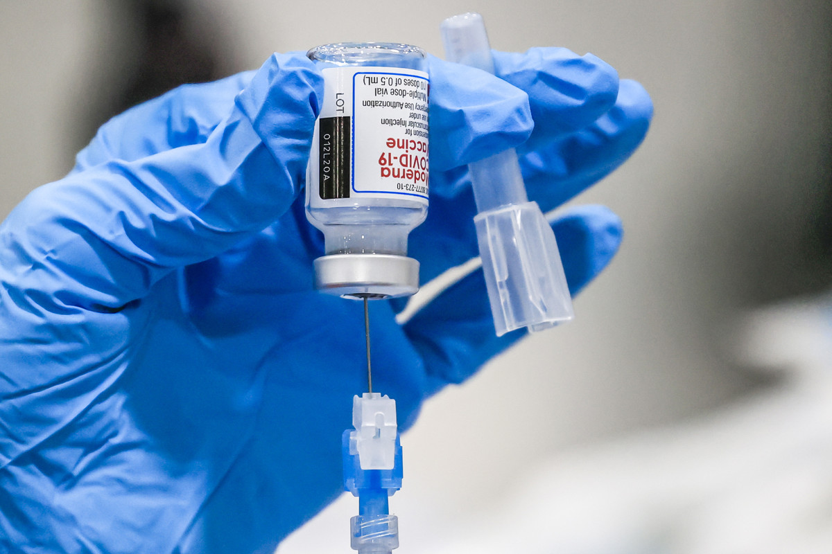 NJ hospital let wealthy donors, execs skip COVID-19 vaccine
line: report 1