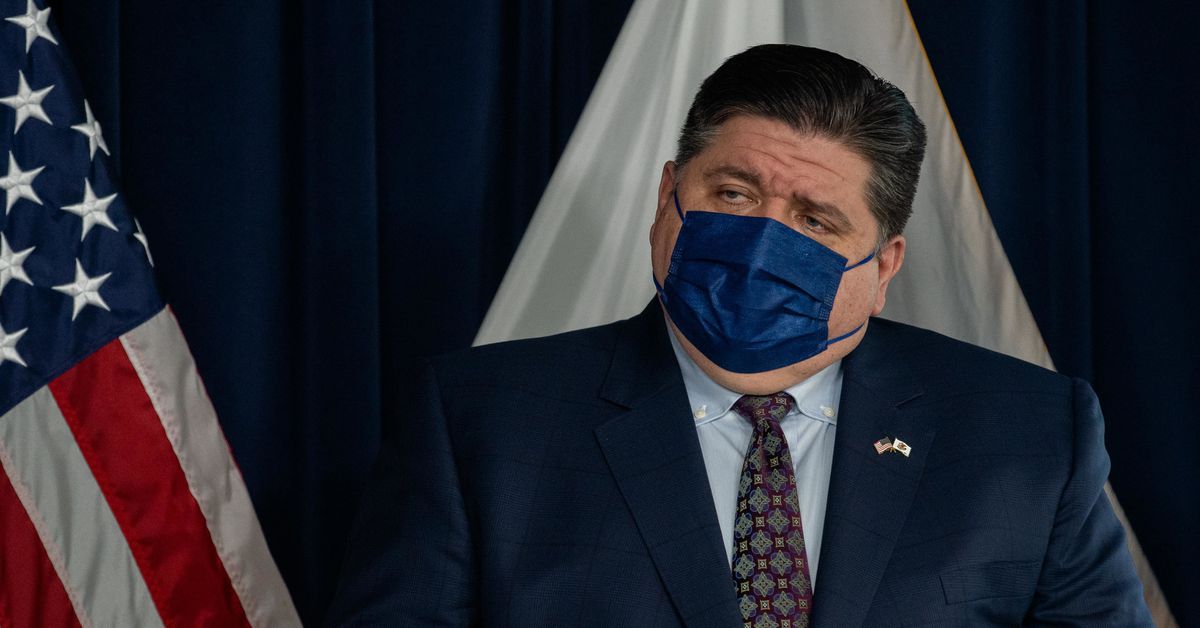 Statewide coronavirus positivity rate dips below 5% for
first time in 3 months as Chicago restaurants reopen 1