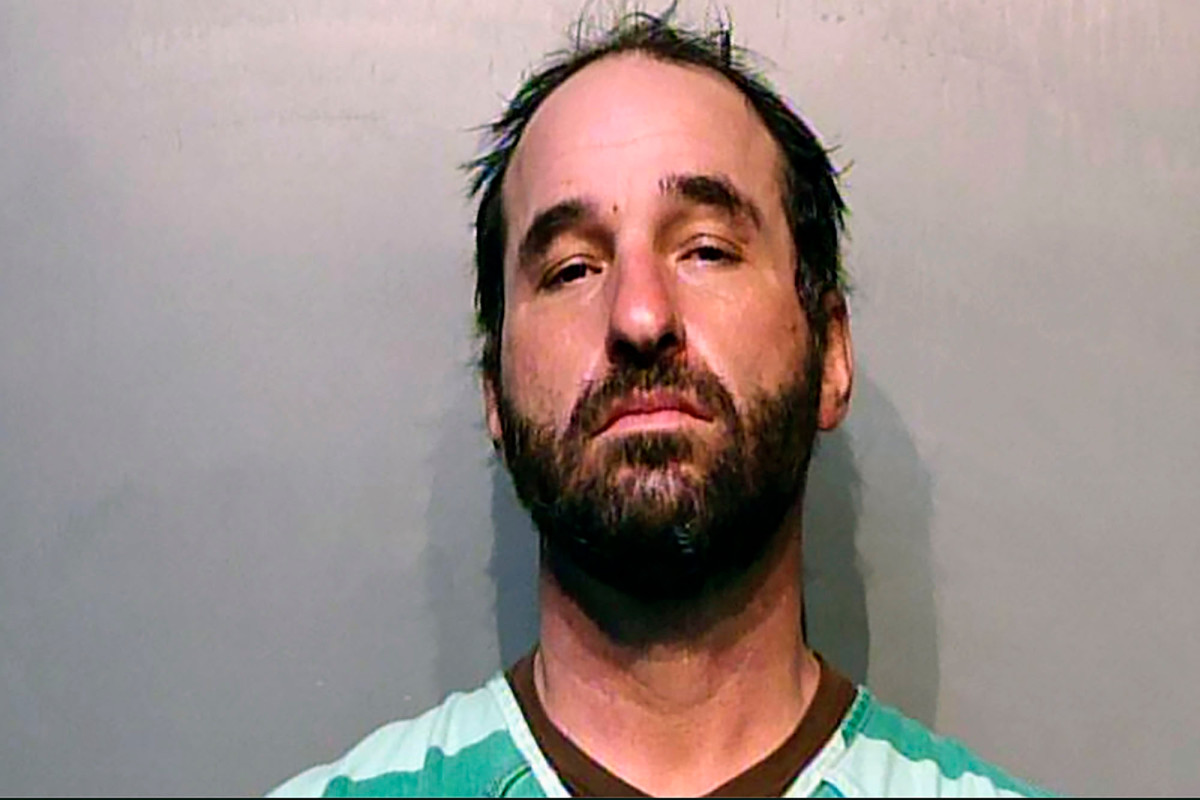 Doug Jensen, man who charged cop during Capitol riot,
ordered held, sent to DC for trial 1
