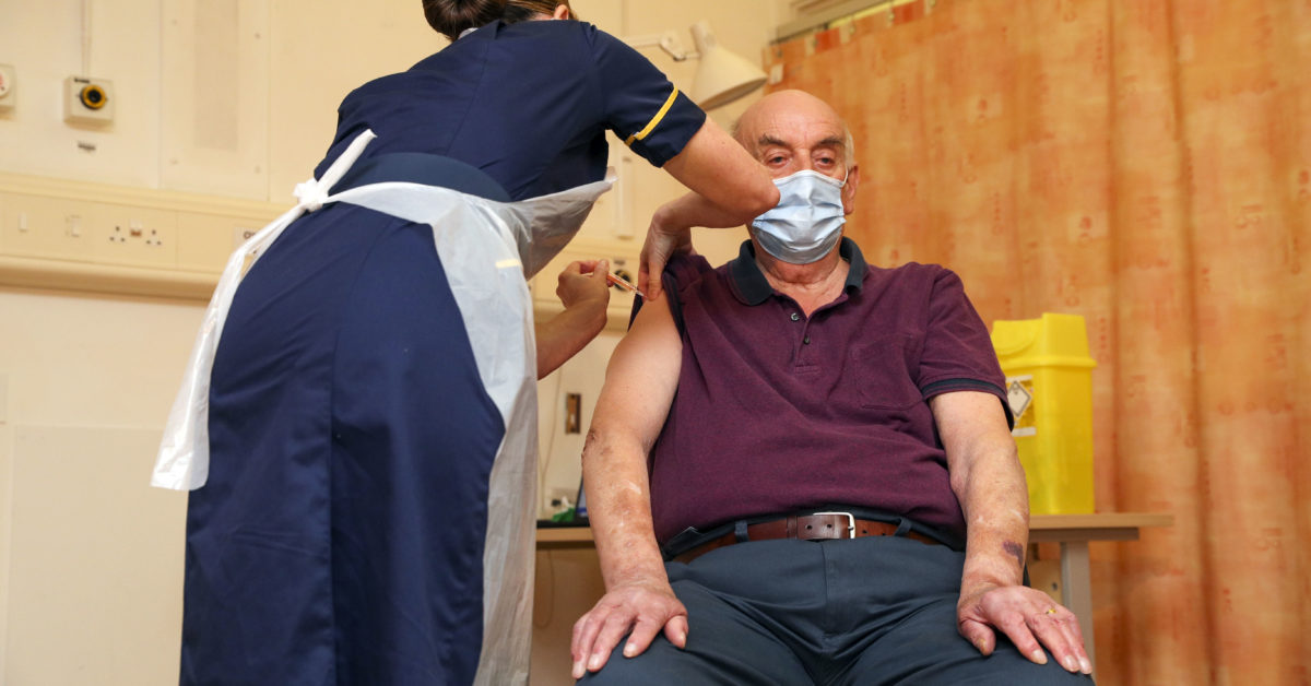 First Oxford vaccine administered amid UK lockdown
calls 1