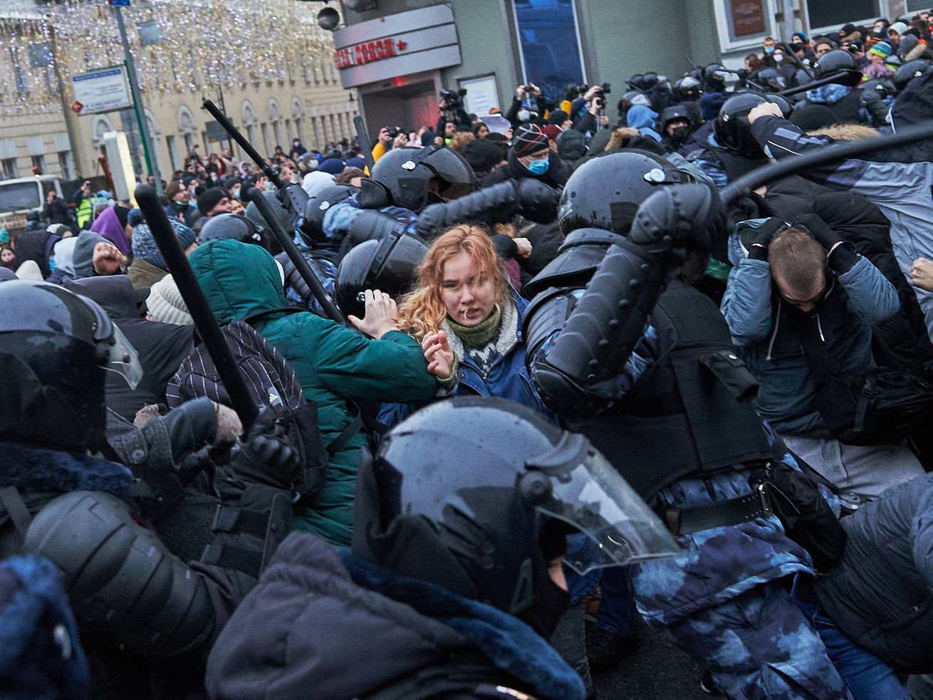 Thousands of Russians were arrested in protests supporting
Putin critic Alexei Navalny 1