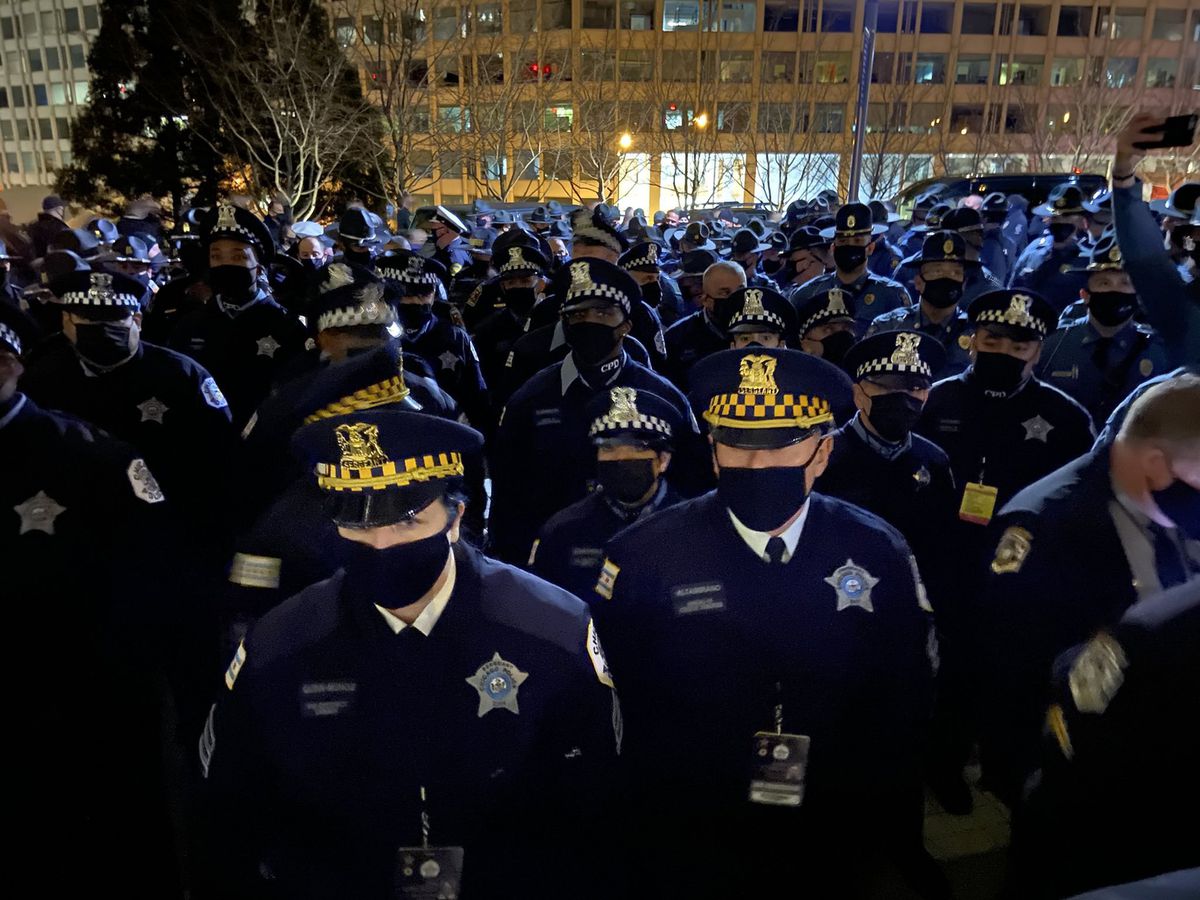 34 Chicago police officers to help keep Washington safe on
unprecedented Inauguration Day 1