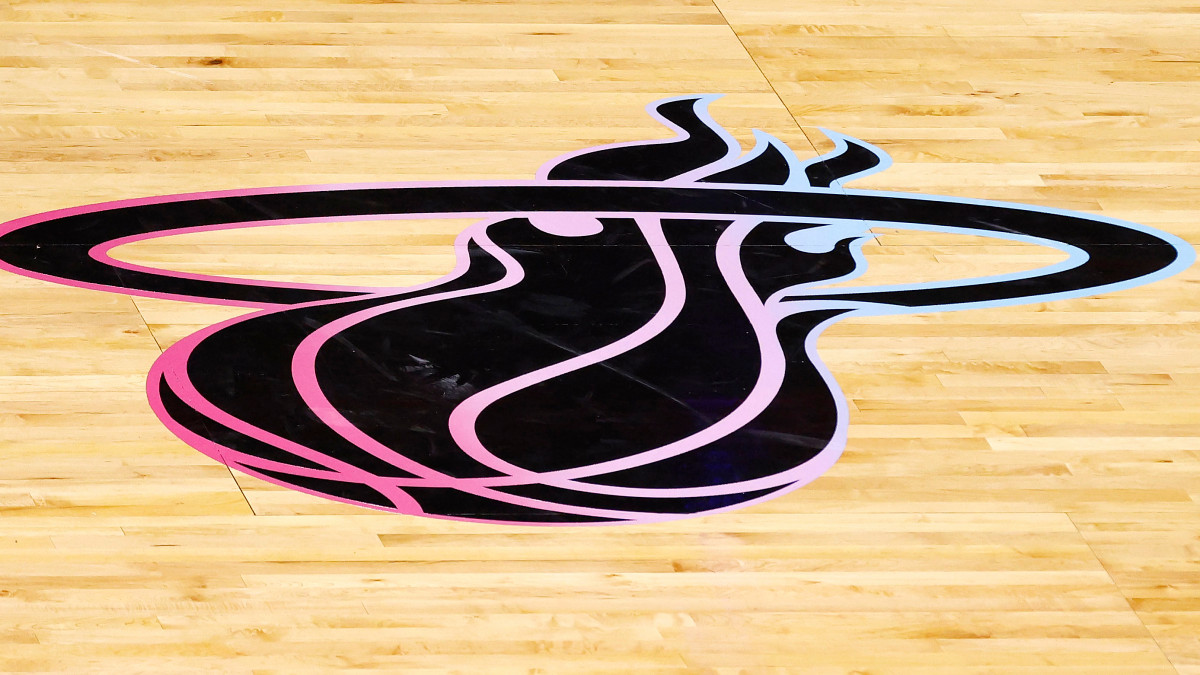 Heat fans to attend games thanks to COVID-19-detecting
dogs 1