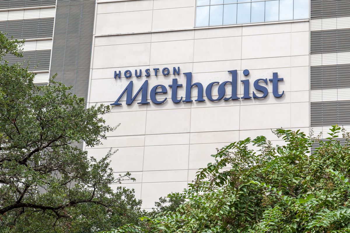 Houston hospital offers $500 ‘thank you’ bonus to employees
who get COVID-19 vaccine 1
