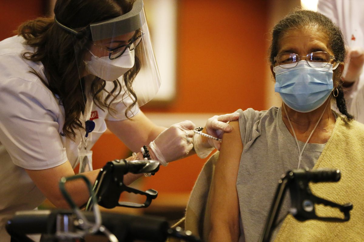 How do I schedule a second COVID-19 vaccine shot? Why hasn’t
my health system contacted me yet? Common Illinois vaccine
questions answered. 1