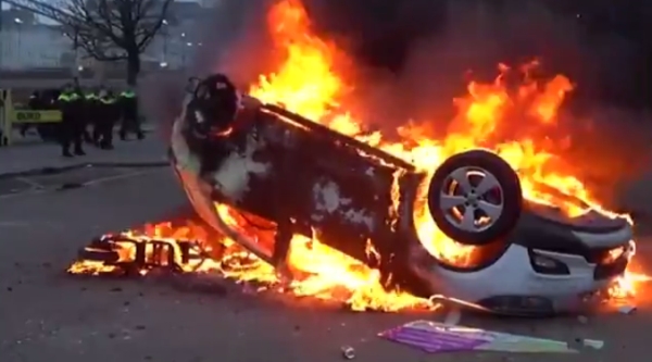 Riots break out in Netherlands as gov't implements 1st
curfew since WW2 1