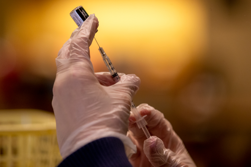 Santa Clara County investigating hospital for offering Los
Gatos teachers COVID-19 vaccine ahead of others 1