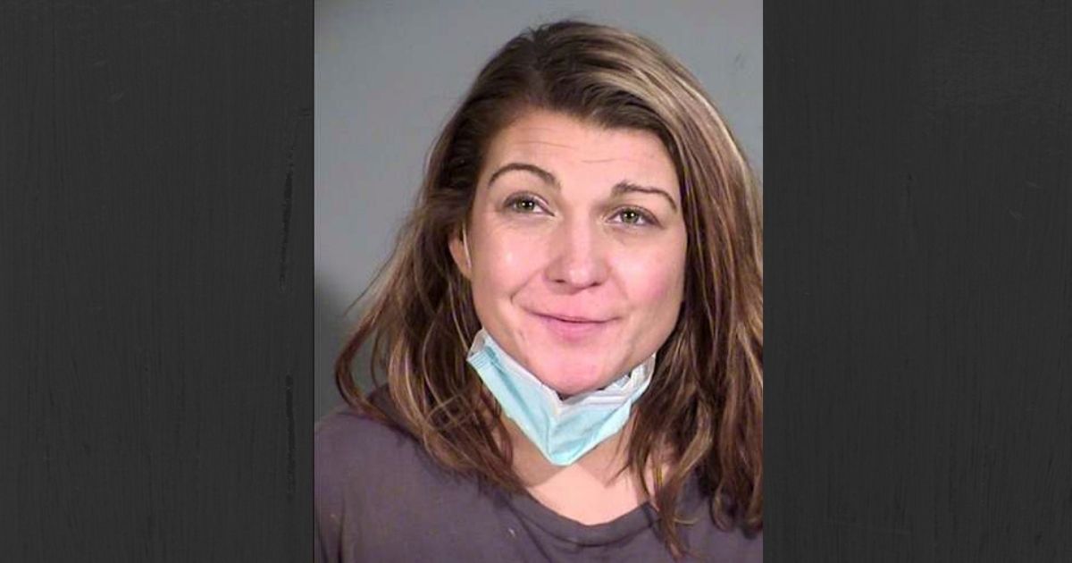 Cops Had To Deploy Taser Against Woman Who Allegedly
Assaulted Children for Not Wearing Masks 1