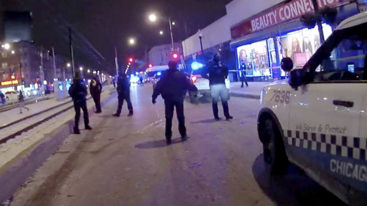 After more than a year, public sees video of Chicago officer
in SUV knocking woman to the pavement on South Side 1 After more than a year, public sees video of Chicago officer
in SUV knocking woman to the pavement on South Side 1